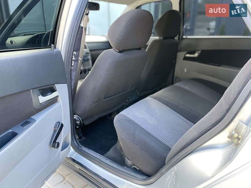 Седан ВАЗ / Lada 2170 Priora 2010 в Львове фото 32 Седан ВАЗ / Lada 2170 Priora 2010 в Львове