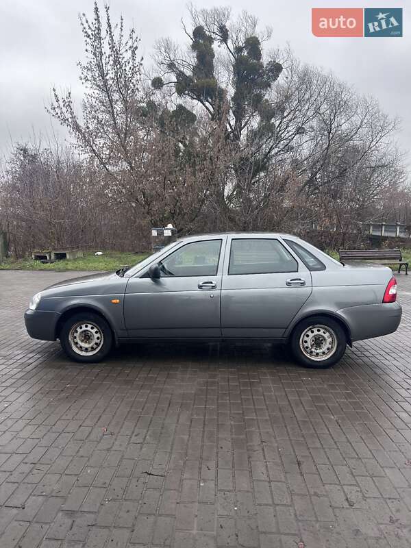 Седан ВАЗ / Lada 2170 Priora 2011 в Охтирці