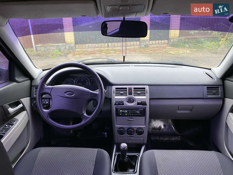 Седан ВАЗ / Lada 2170 Priora 2011 в Охтирці