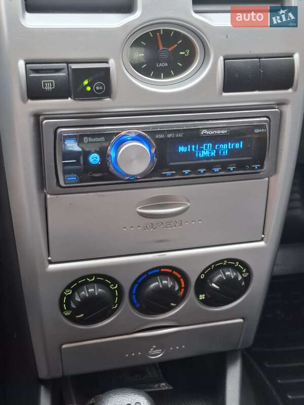 Седан ВАЗ / Lada 2170 Priora 2008 в Ромнах