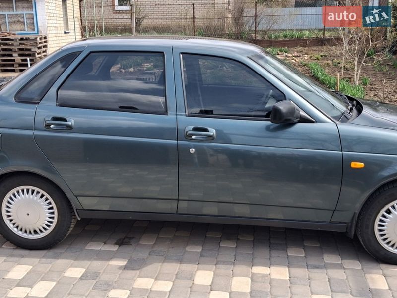 Седан ВАЗ / Lada 2170 Priora 2011 в Кривом Роге