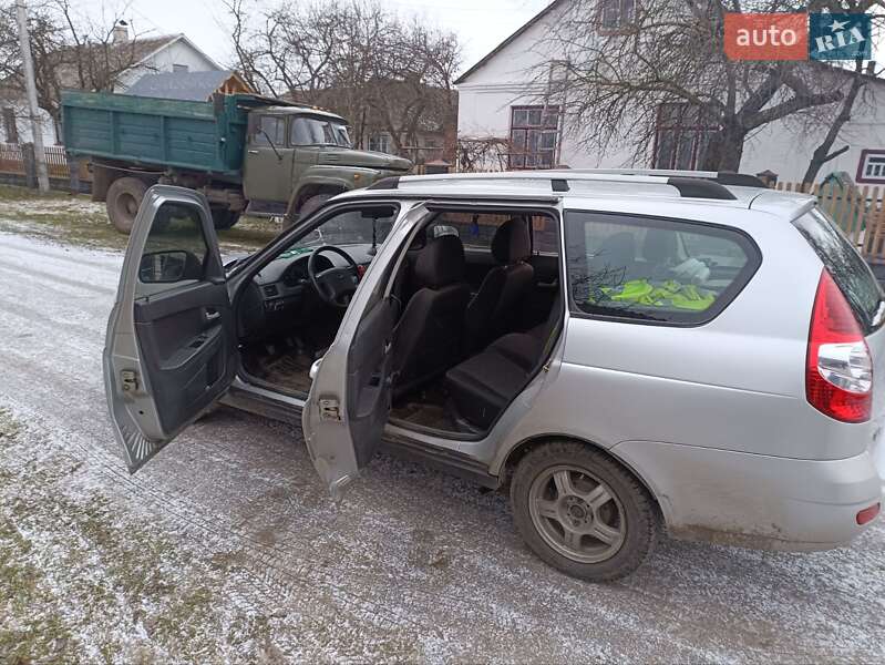 Универсал ВАЗ / Lada 2171 Priora 2011 в Маневичах