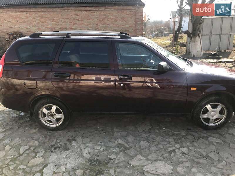 Универсал ВАЗ / Lada 2171 Priora 2011 в Каневе