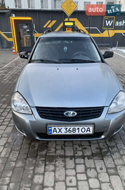 Универсал ВАЗ 2171 Priora 2011 в 