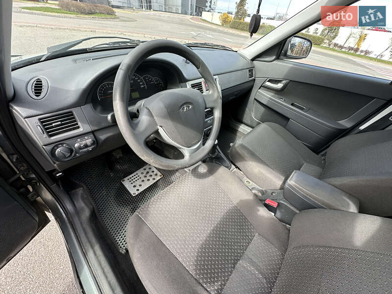 Универсал ВАЗ / Lada 2171 Priora 2012 в Киеве фото 29 Универсал ВАЗ / Lada 2171 Priora 2012 в Киеве