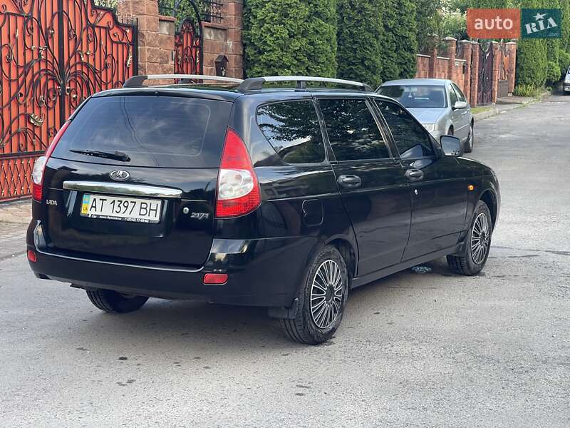 Универсал ВАЗ / Lada 2171 Priora 2012 в Ровно