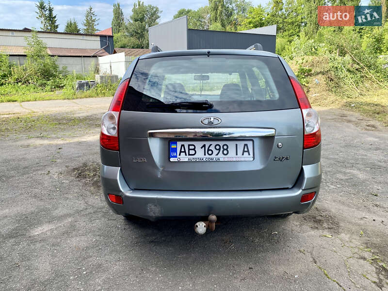 Универсал ВАЗ / Lada 2171 Priora 2011 в Хмельнике