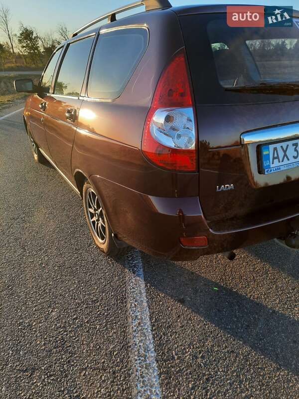 Универсал ВАЗ / Lada 2171 Priora 2011 в Лозовой