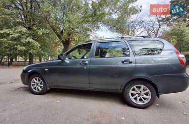 Универсал ВАЗ 2171 Priora 2011 в 