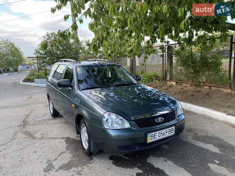 Универсал ВАЗ 2171 Priora 2011 в 