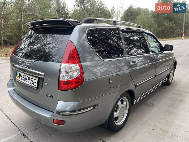 Універсал ВАЗ / Lada 2171 Priora 2011 в Славуті