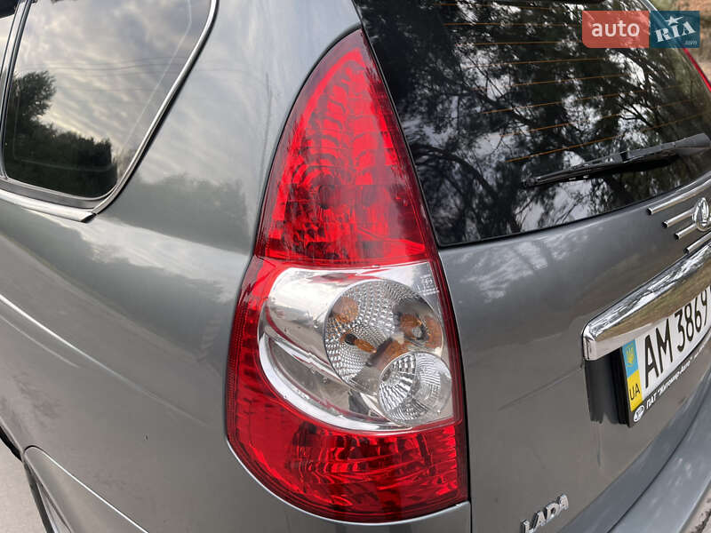 Універсал ВАЗ / Lada 2171 Priora 2011 в Славуті