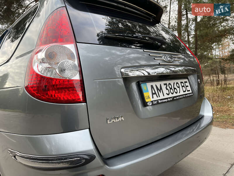 Універсал ВАЗ / Lada 2171 Priora 2011 в Славуті