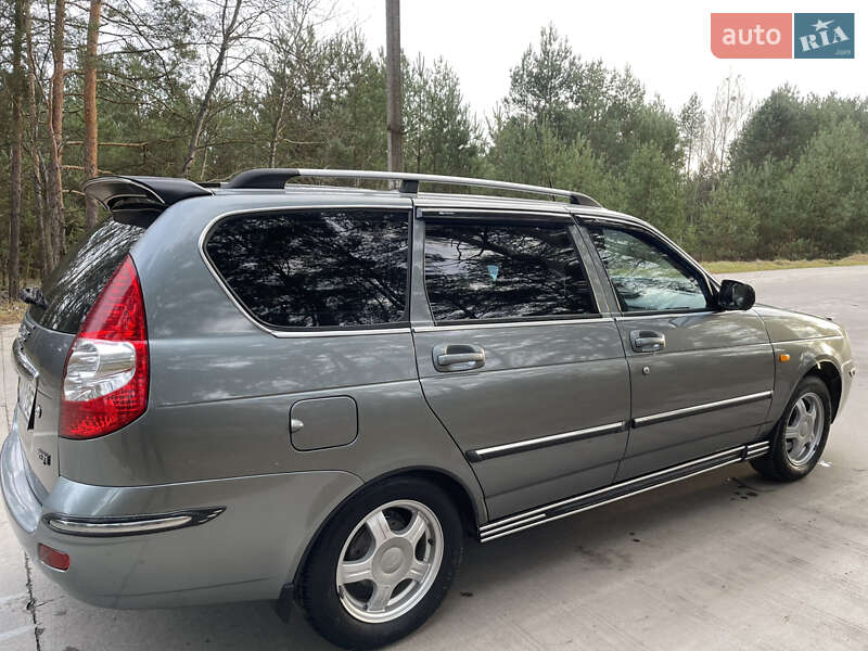 Універсал ВАЗ / Lada 2171 Priora 2011 в Славуті