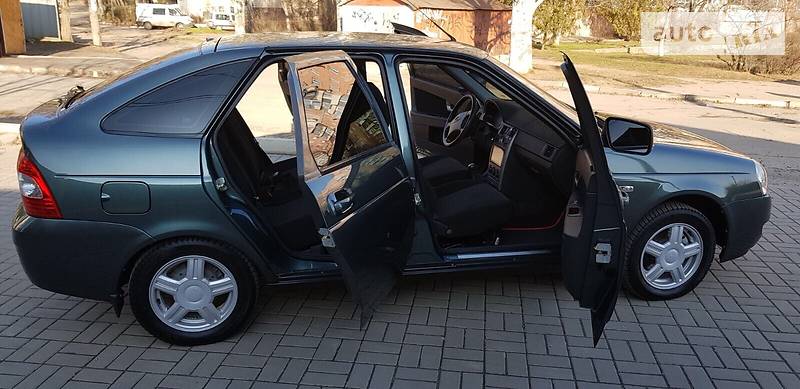 Хетчбек ВАЗ / Lada 2172 Priora 2011 в Запоріжжі