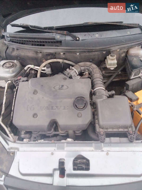 Хэтчбек ВАЗ / Lada 2172 Priora 2011 в Киеве