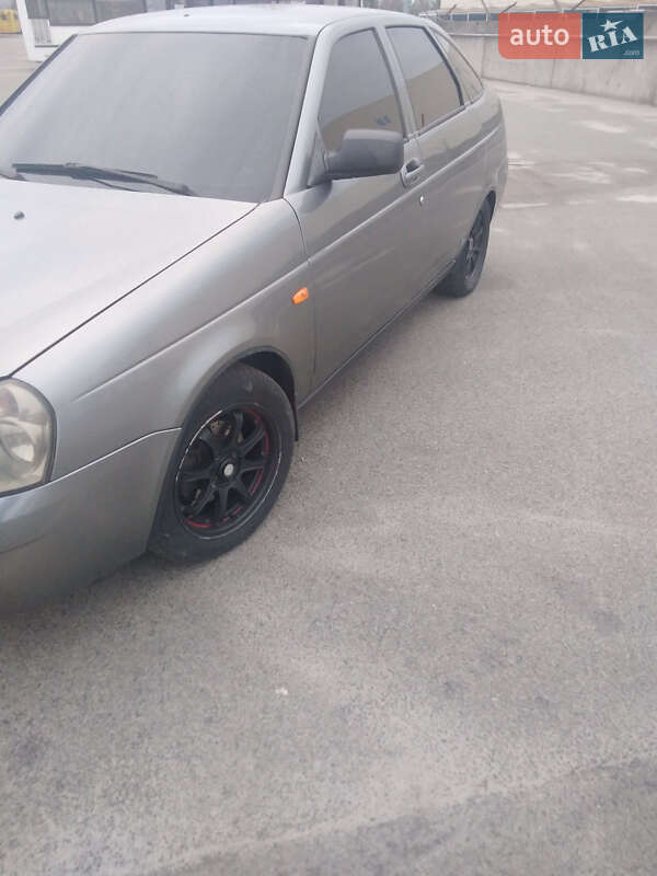 Хэтчбек ВАЗ / Lada 2172 Priora 2011 в Киеве