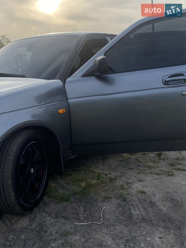 Хэтчбек ВАЗ / Lada 2172 Priora 2011 в Киеве