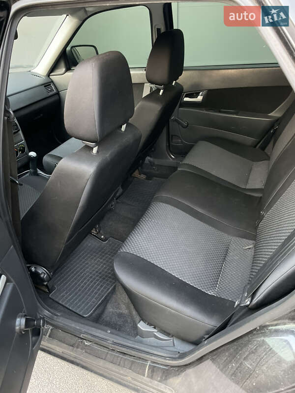 Хэтчбек ВАЗ / Lada 2172 Priora 2013 в Киеве