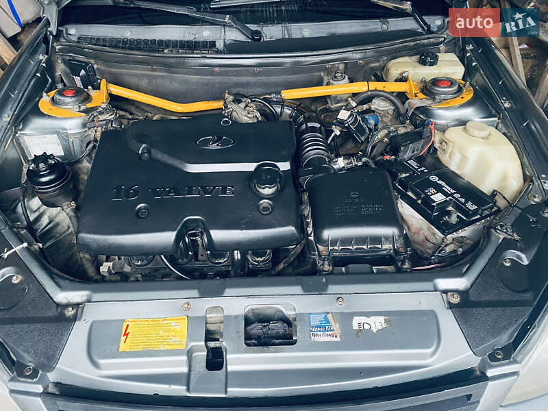 Хэтчбек ВАЗ / Lada 2172 Priora 2008 в Харькове