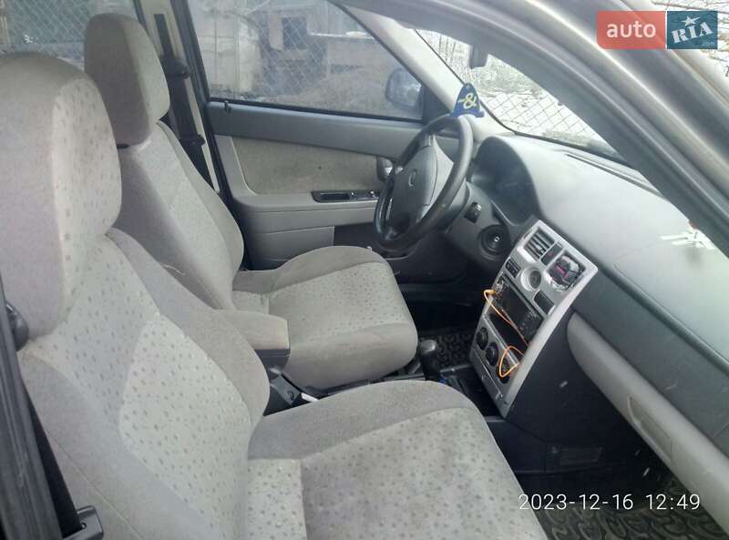 Хетчбек ВАЗ / Lada 2172 Priora 2008 в Міжгір'ї фото 3 Хетчбек ВАЗ / Lada 2172 Priora 2008 в Міжгір'ї