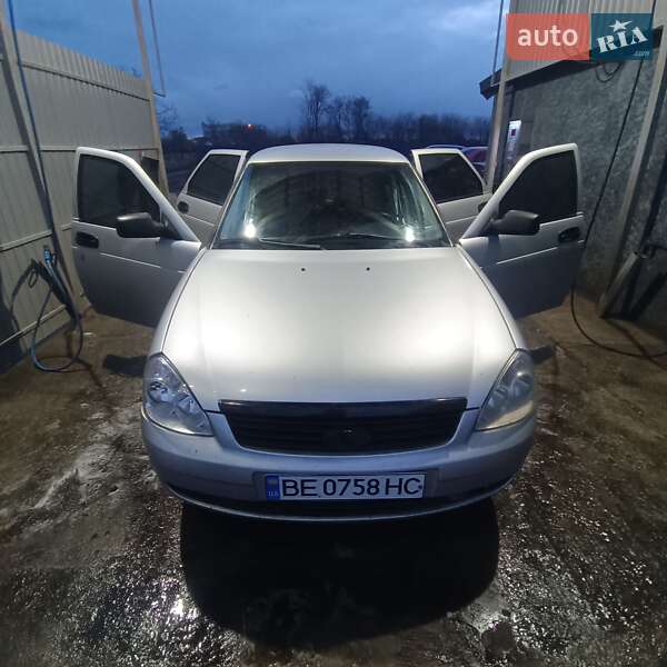 Хэтчбек ВАЗ / Lada 2172 Priora 2008 в Врадиевке