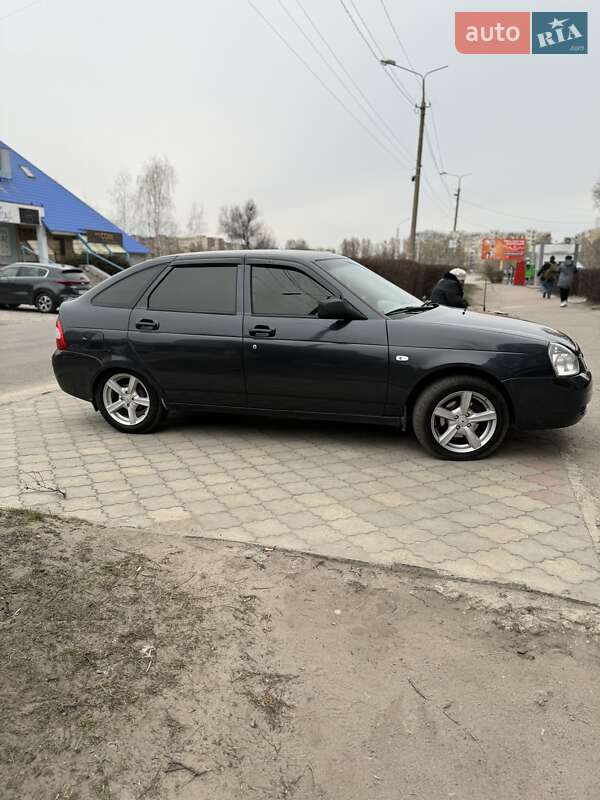 Хэтчбек ВАЗ / Lada 2172 Priora 2008 в Каменском