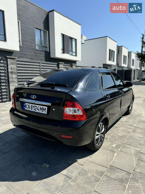 Хэтчбек ВАЗ / Lada 2172 Priora 2008 в Киеве