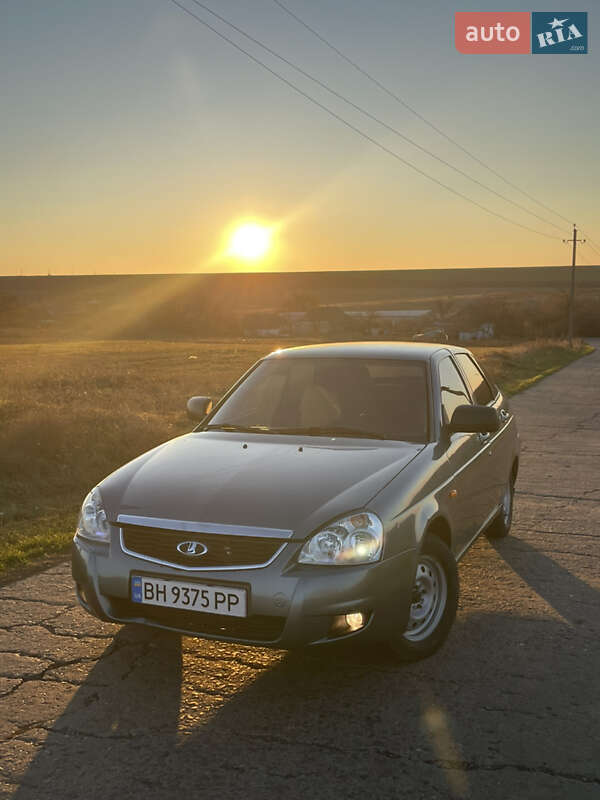 Хэтчбек ВАЗ 2172 Priora 2008 в 