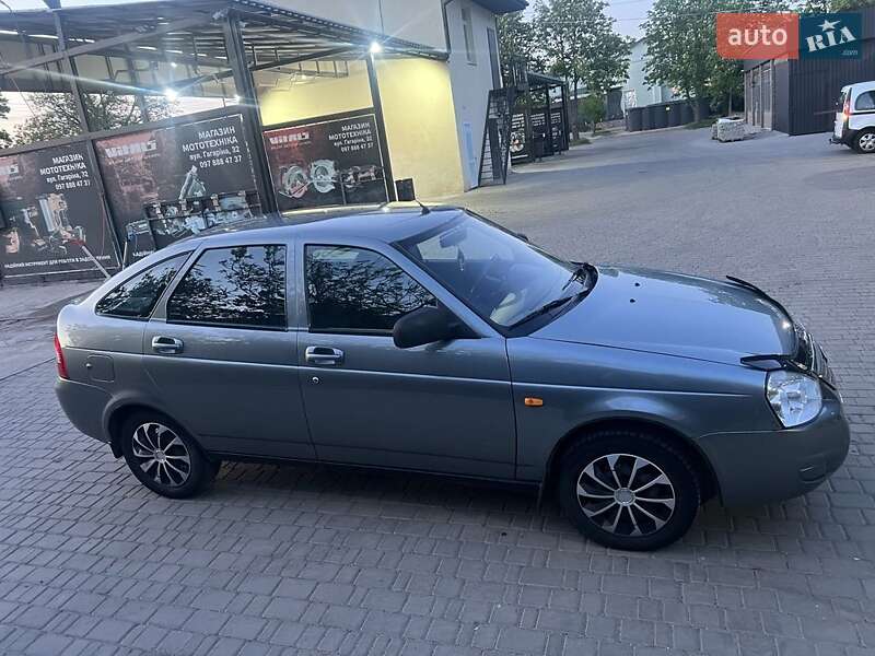 Хэтчбек ВАЗ 2172 Priora 2011 в 
