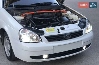 Хэтчбек ВАЗ 2172 Priora 2011 в 