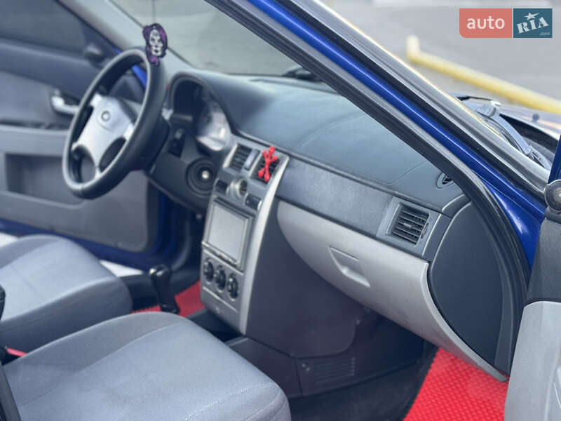 Хетчбек ВАЗ / Lada 2172 Priora 2010 в Хмельницькому