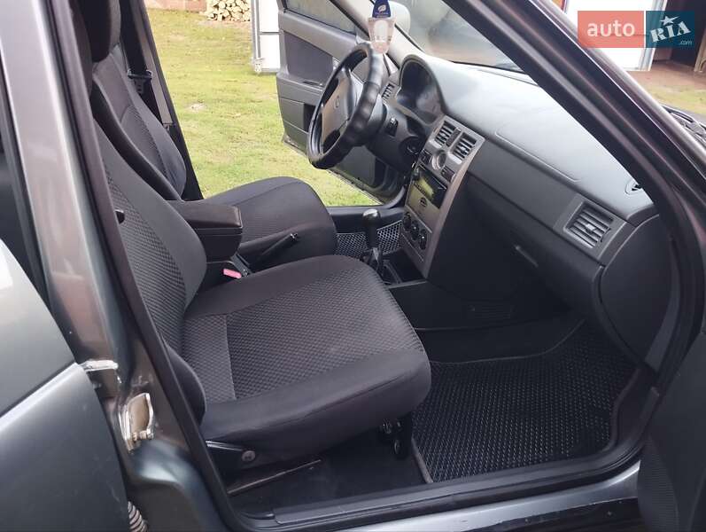 Хэтчбек ВАЗ / Lada 2172 Priora 2011 в Литине