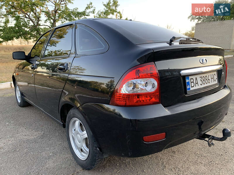 Хэтчбек ВАЗ / Lada 2172 Priora 2008 в Бобринце