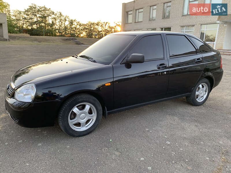Хэтчбек ВАЗ / Lada 2172 Priora 2008 в Бобринце