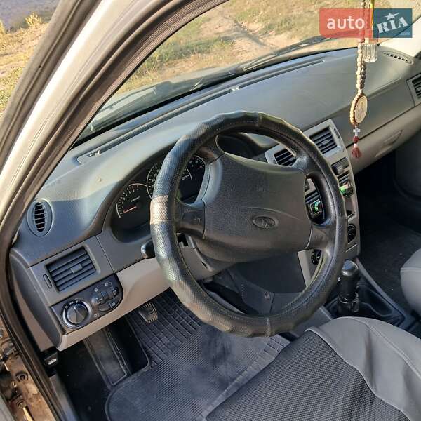 Хетчбек ВАЗ / Lada 2172 Priora 2008 в Бершаді фото 3 Хетчбек ВАЗ / Lada 2172 Priora 2008 в Бершаді