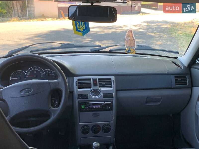 Хэтчбек ВАЗ / Lada 2172 Priora 2009 в Захарьевке