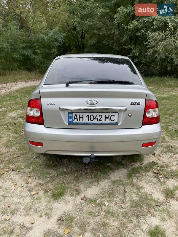 Хэтчбек ВАЗ / Lada 2172 Priora 2008 в Киеве фото 4 Хэтчбек ВАЗ / Lada 2172 Priora 2008 в Киеве