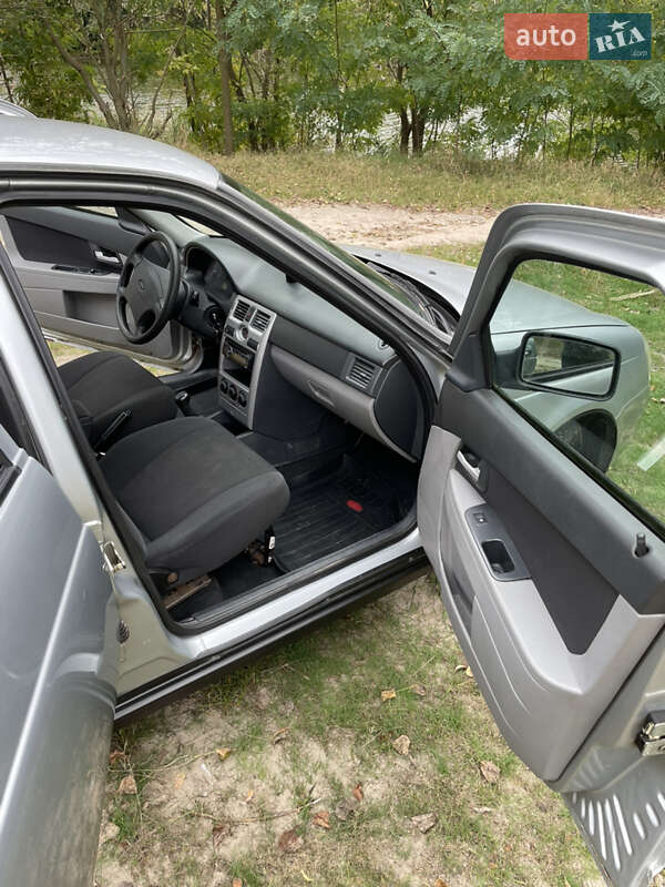 Хэтчбек ВАЗ / Lada 2172 Priora 2008 в Киеве фото 12 Хэтчбек ВАЗ / Lada 2172 Priora 2008 в Киеве