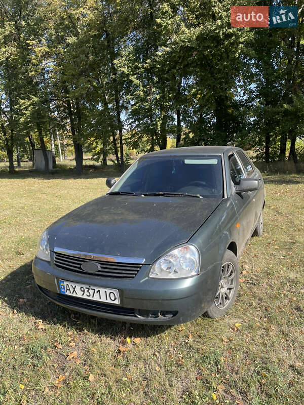 Хэтчбек ВАЗ / Lada 2172 Priora 2009 в Гадяче