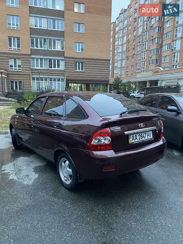 Хэтчбек ВАЗ / Lada 2172 Priora 2008 в Киеве