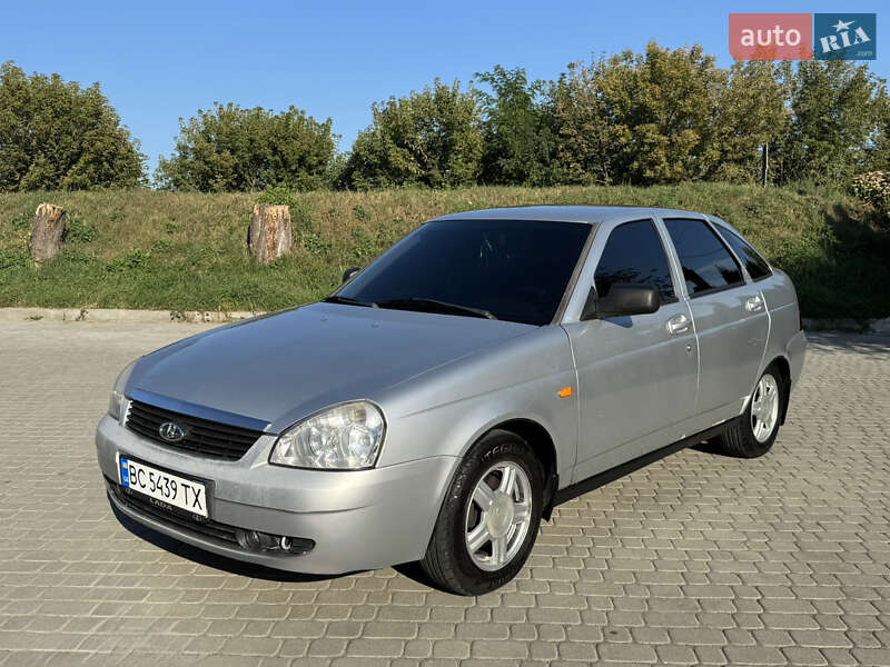 Хэтчбек ВАЗ / Lada 2172 Priora 2008 в Львове