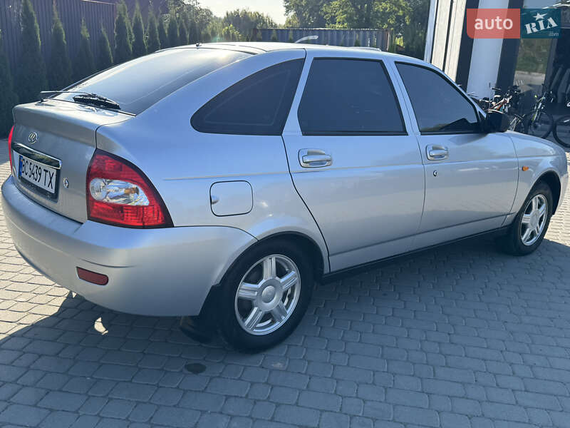 Хэтчбек ВАЗ / Lada 2172 Priora 2008 в Львове