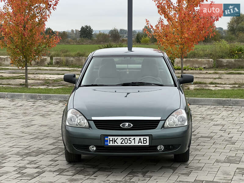 Хэтчбек ВАЗ / Lada 2172 Priora 2008 в Здолбунове фото 2 Хэтчбек ВАЗ / Lada 2172 Priora 2008 в Здолбунове