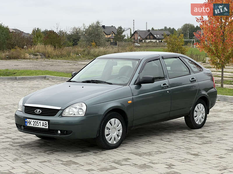 Хэтчбек ВАЗ / Lada 2172 Priora 2008 в Здолбунове фото 6 Хэтчбек ВАЗ / Lada 2172 Priora 2008 в Здолбунове