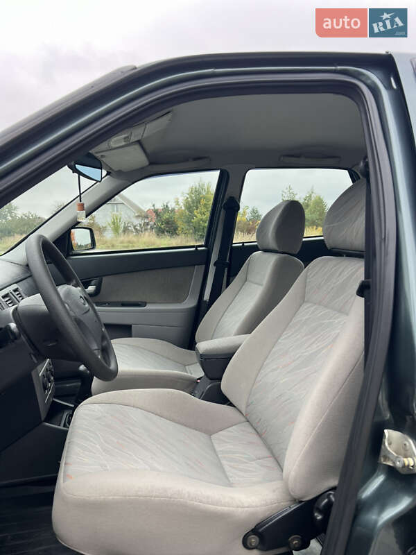 Хэтчбек ВАЗ / Lada 2172 Priora 2008 в Здолбунове фото 18 Хэтчбек ВАЗ / Lada 2172 Priora 2008 в Здолбунове