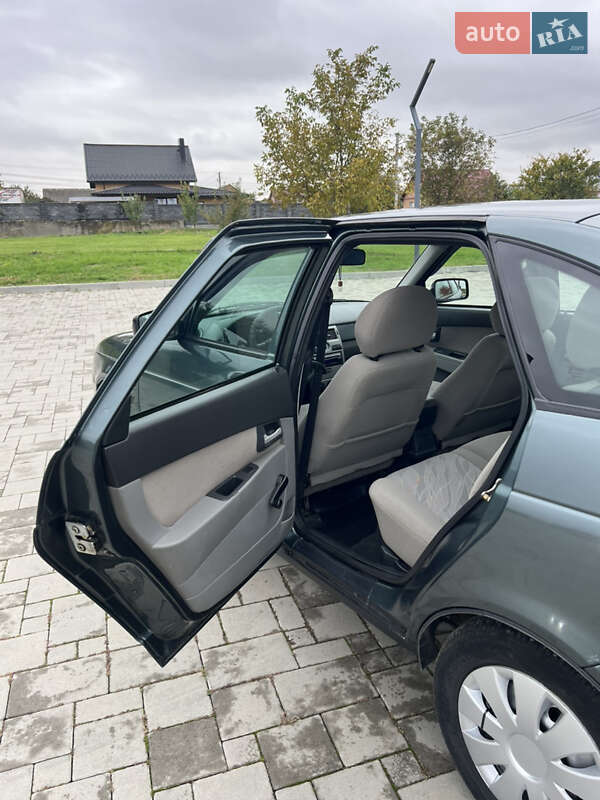 Хэтчбек ВАЗ / Lada 2172 Priora 2008 в Здолбунове фото 22 Хэтчбек ВАЗ / Lada 2172 Priora 2008 в Здолбунове