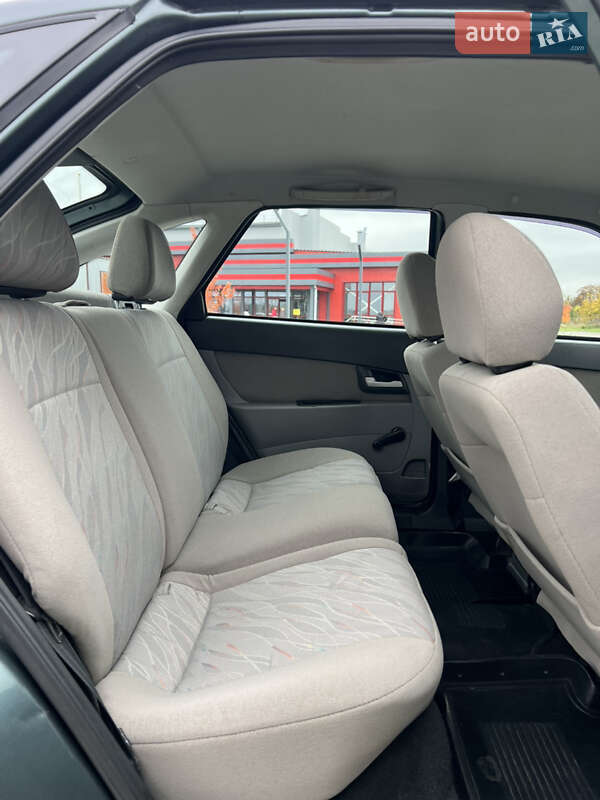 Хэтчбек ВАЗ / Lada 2172 Priora 2008 в Здолбунове фото 27 Хэтчбек ВАЗ / Lada 2172 Priora 2008 в Здолбунове