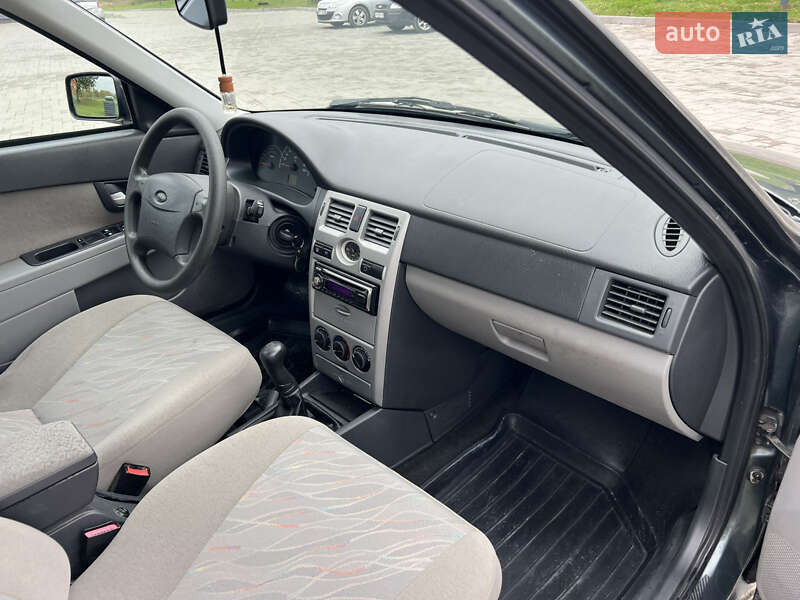 Хэтчбек ВАЗ / Lada 2172 Priora 2008 в Здолбунове фото 31 Хэтчбек ВАЗ / Lada 2172 Priora 2008 в Здолбунове