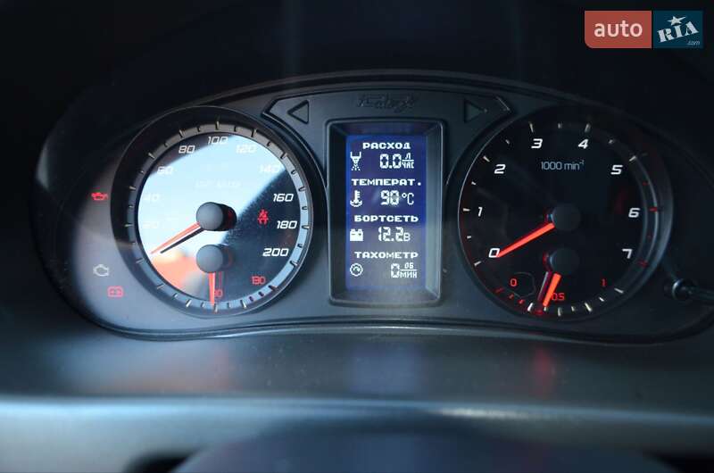 Хэтчбек ВАЗ / Lada 2172 Priora 2012 в Черновцах фото 14 Хэтчбек ВАЗ / Lada 2172 Priora 2012 в Черновцах